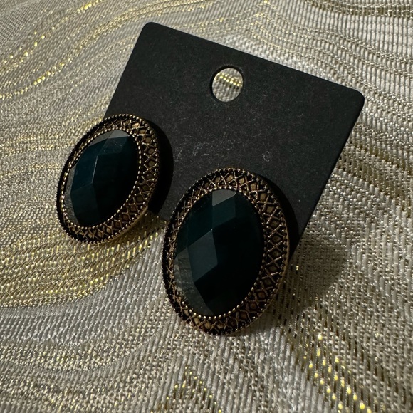 ⚜️3 for $30⚜️ Deep Emerald Green Retro Style Acrylic Stud Earrings (Teal Green) - Picture 4 of 8